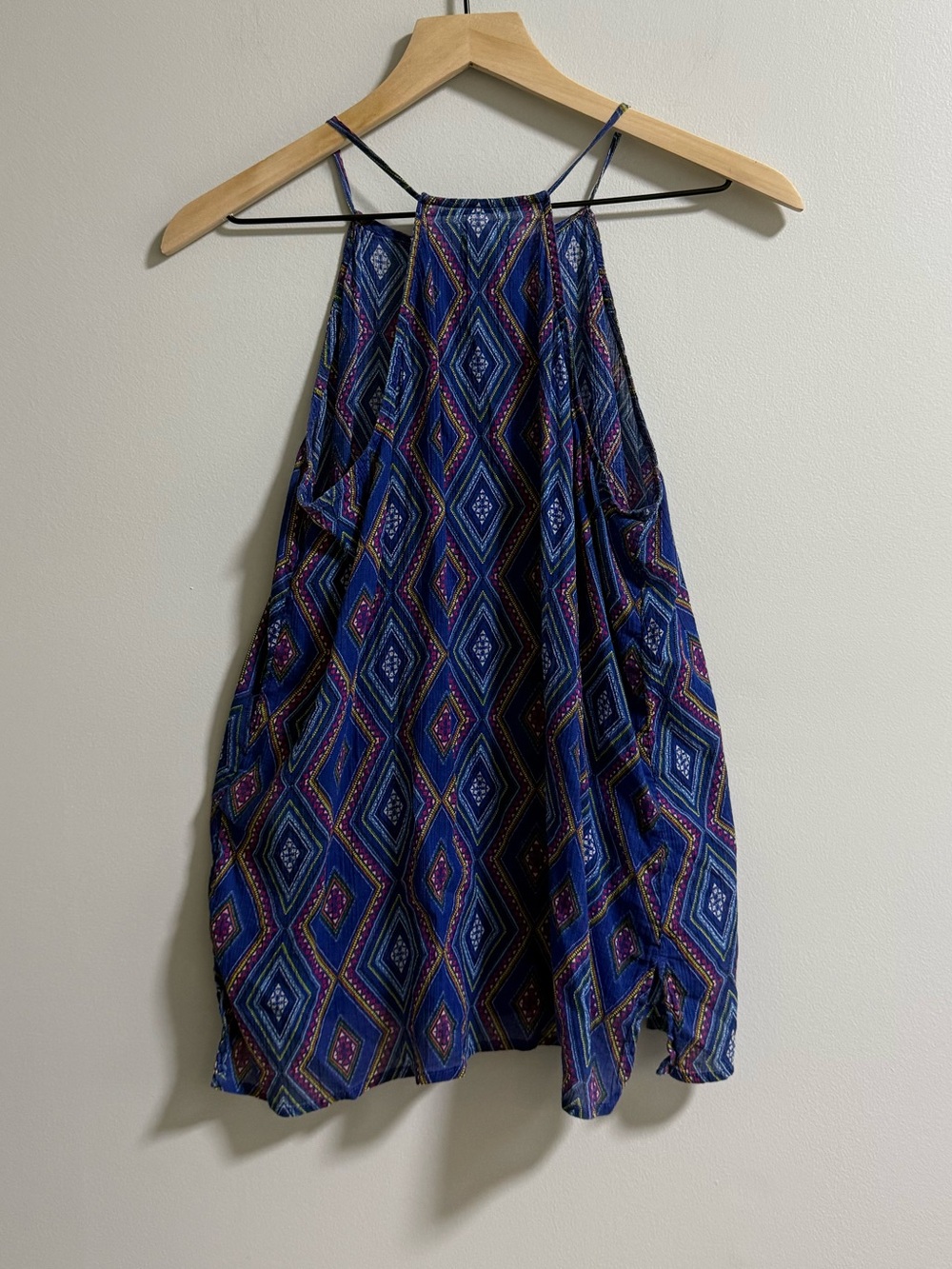 Old Navy Blue Geometric Print Tank Top - Picture 6 of 6